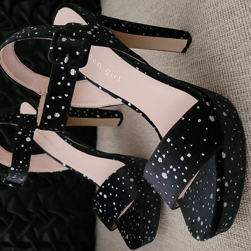 MADDEN GIRL ROLLO BLACK VELVET  PLATFORM SANDALS